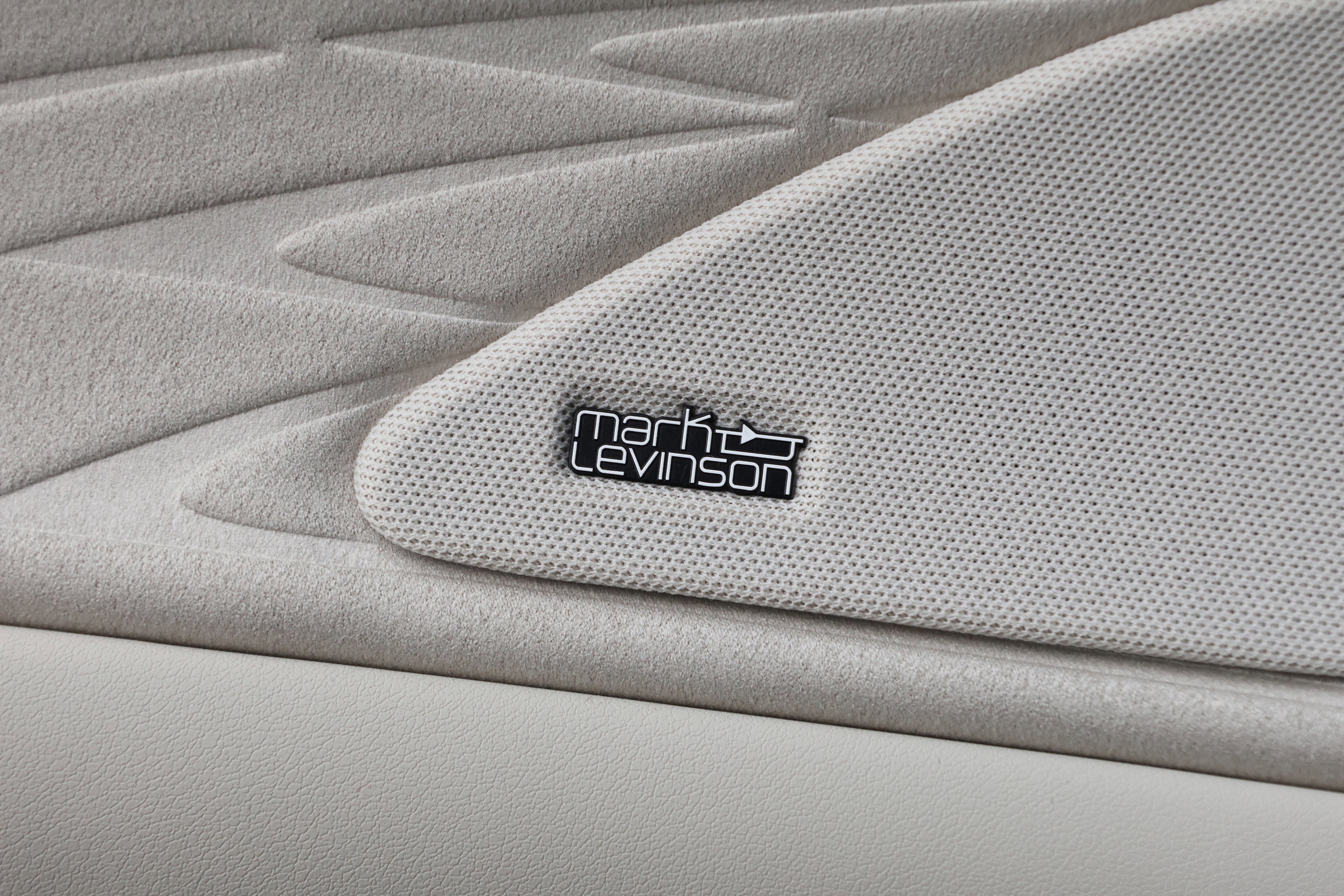 Certified 2025 Lexus RX 450h AWD w/ Convenience Package image 13