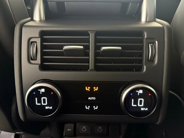 Certified 2025 Land Rover Discovery Dynamic SE image 26