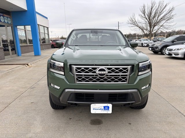 Used 2022 Nissan Frontier SV w/ SV Premium Package image 2