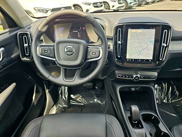 Used 2024 Volvo XC40 B5 Core AWD/4WD image 28
