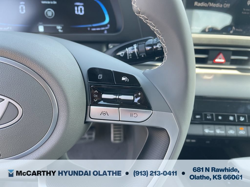Used 2025 Hyundai Elantra Sport FWD image 20