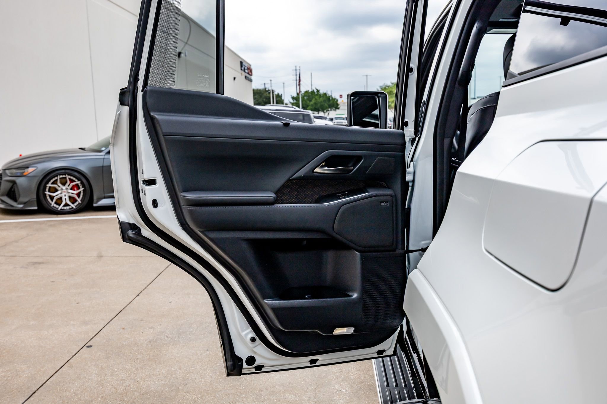 Used 2024 Lexus GX 550 w/ Accessory Package (Z1) AWD/4WD image 39