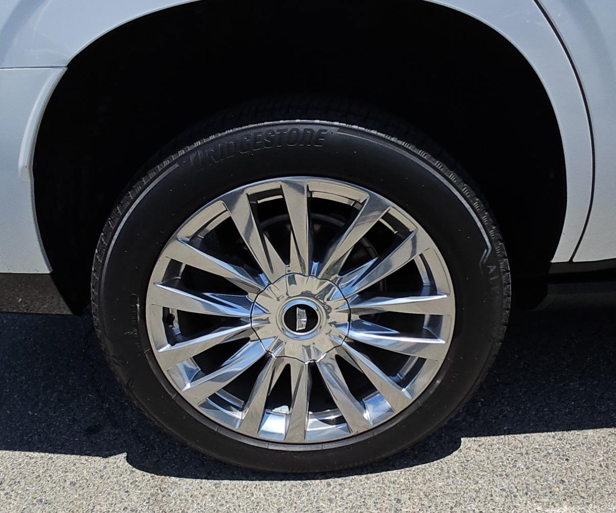 Used 2022 Cadillac Escalade Premium Luxury w/ Performance Package RWD image 26
