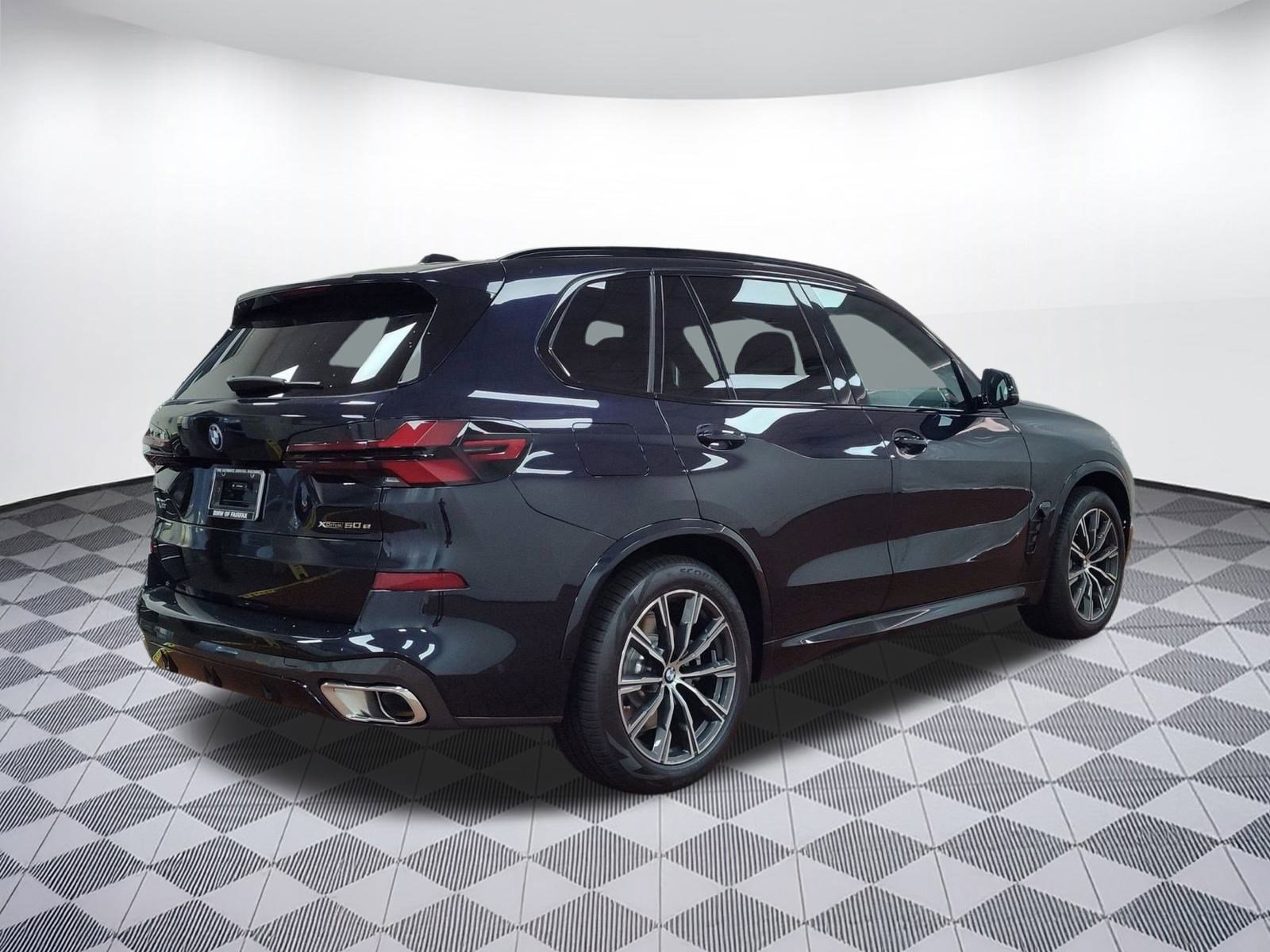 Used 2026 BMW X5 xDrive50e w/ M Sport Package image 9