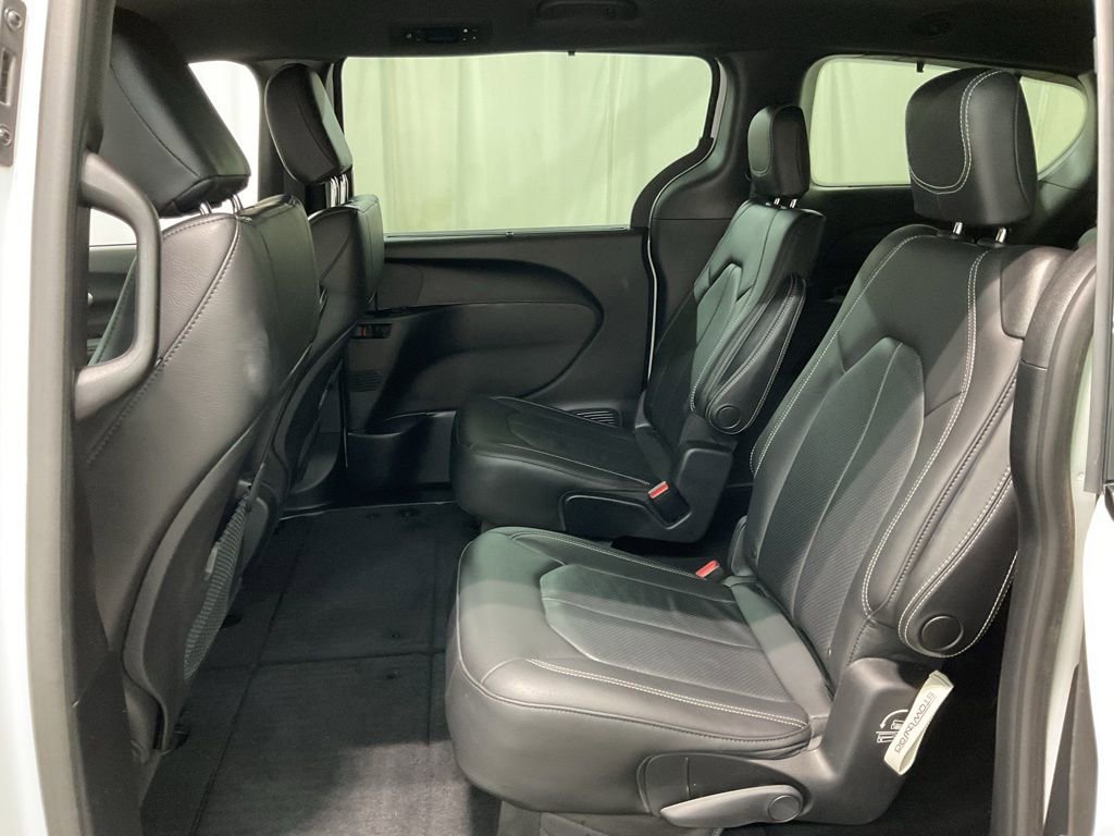 Used 2020 Chrysler Pacifica Touring-L w/ Advanced Safetytec Group AWD/4WD image 20