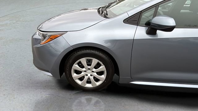 Used 2023 Toyota Corolla LE image 31