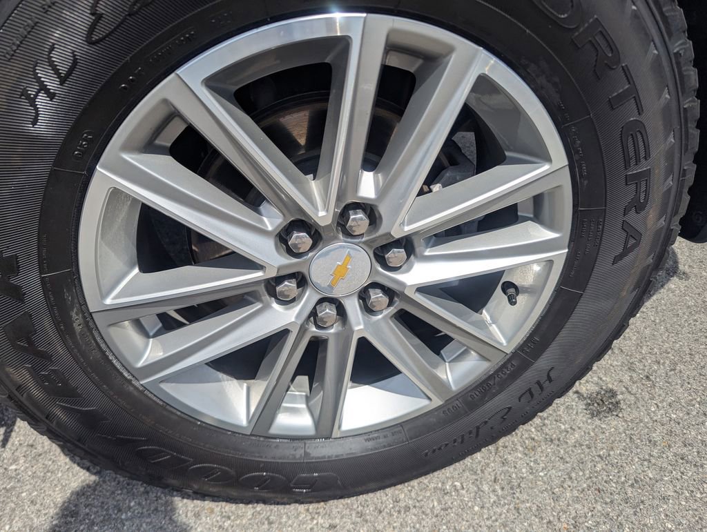 Used 2022 Chevrolet Traverse LT image 49