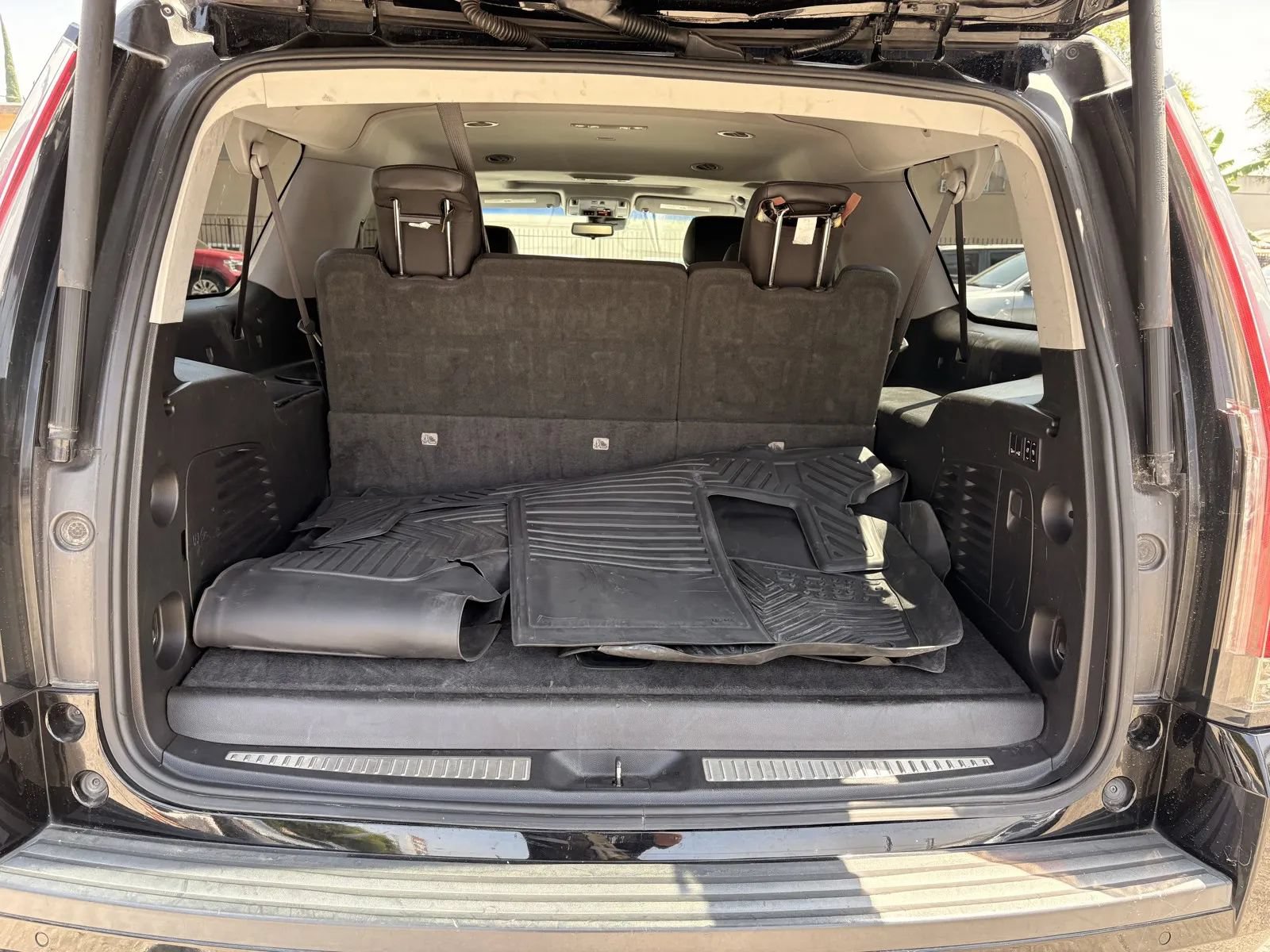 Used 2019 Cadillac Escalade ESV Luxury RWD image 8