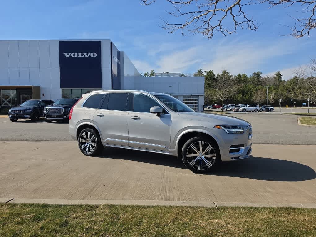 Used 2024 Volvo XC90 B5 Plus image 2