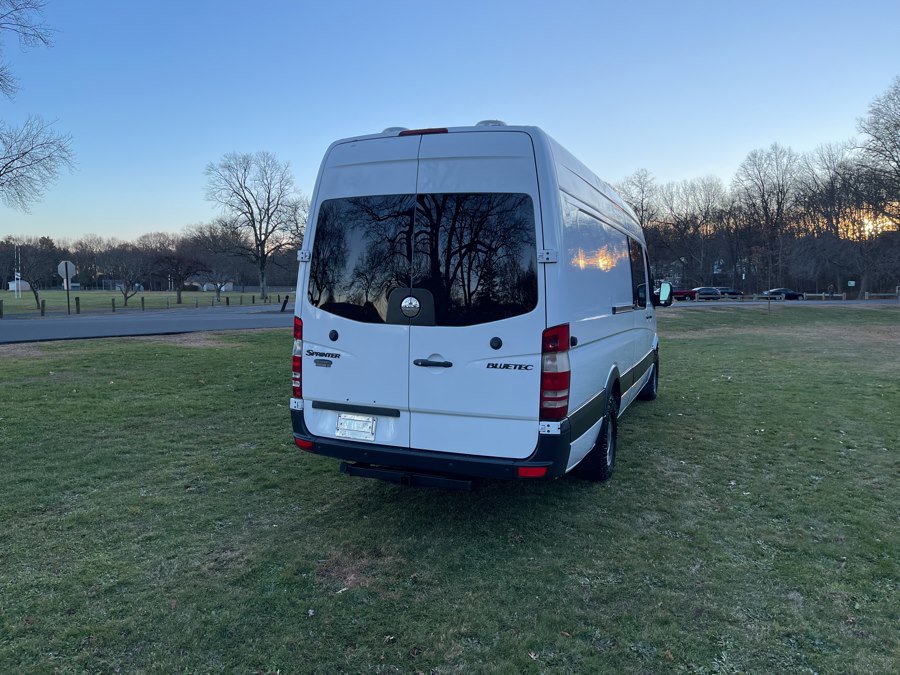 Used 2011 Freightliner Sprinter 2500 image 39