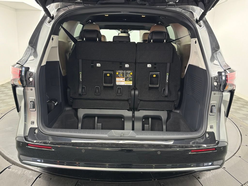 Certified 2026 Toyota Sienna Limited FWD image 15