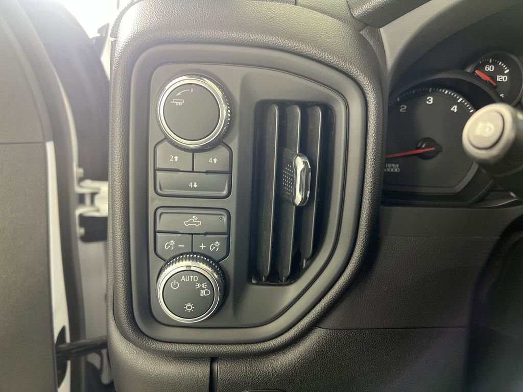 Used 2025 GMC Sierra 2500 Pro image 17