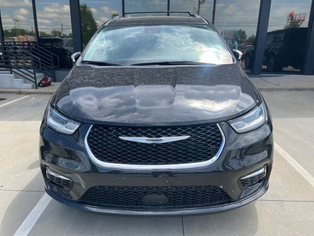 Used 2023 Chrysler Pacifica Limited FWD image 5