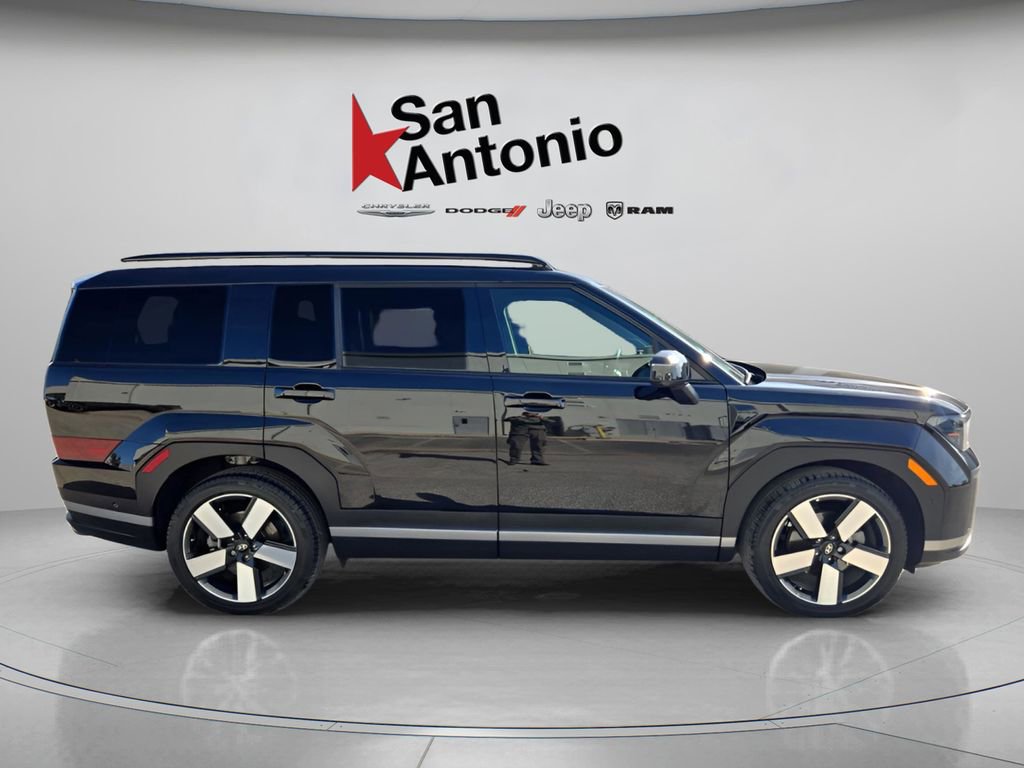 Used 2025 Hyundai Santa Fe Limited image 9