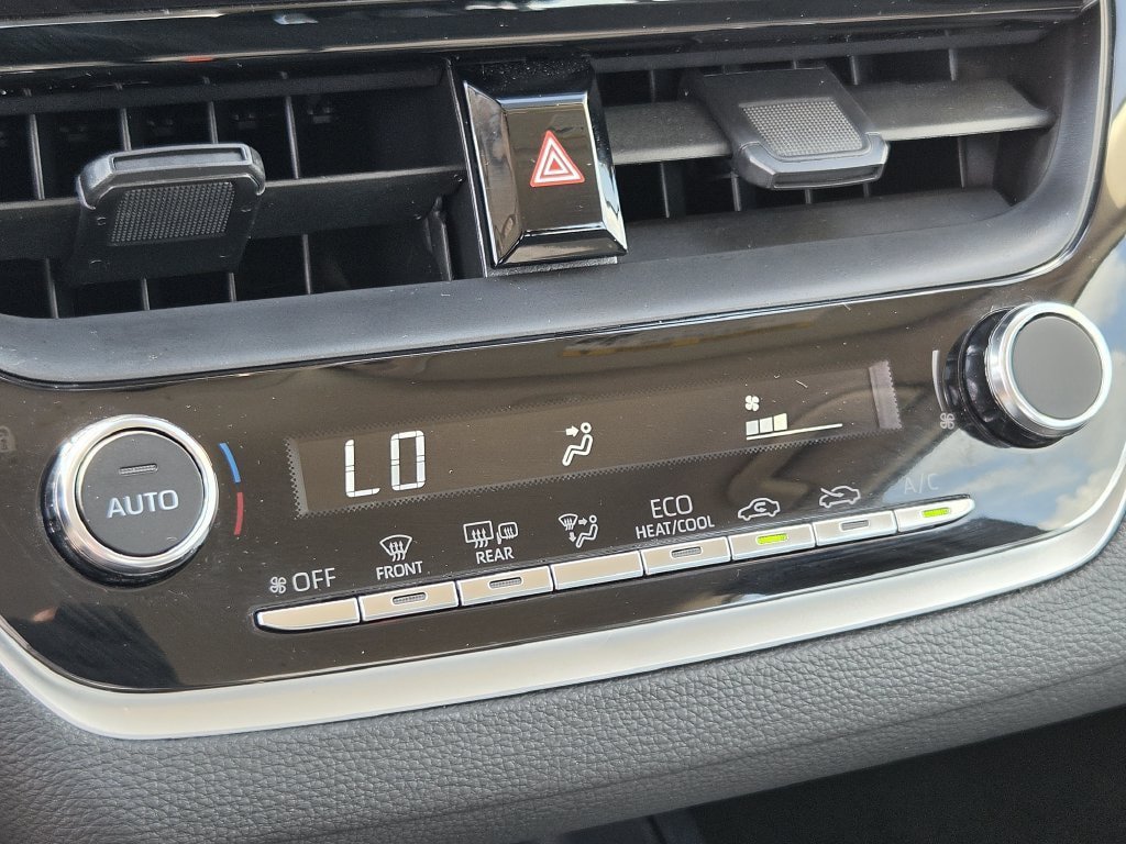 Used 2026 Toyota Corolla LE FWD image 20