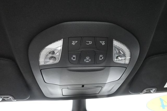Used 2024 Chrysler Pacifica Touring FWD image 39
