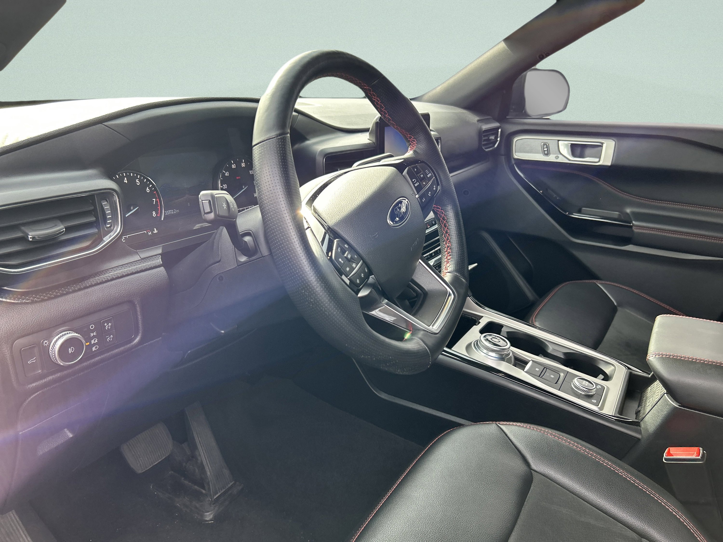 Used 2022 Ford Explorer ST-Line w/ Class IV Trailer Tow Package image 24