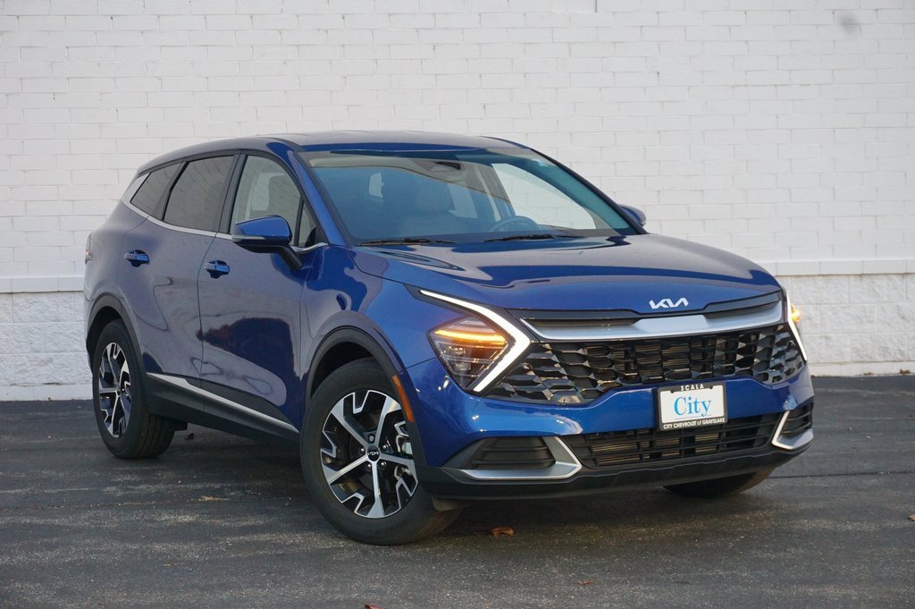 Used 2025 Kia Sportage EX image 2
