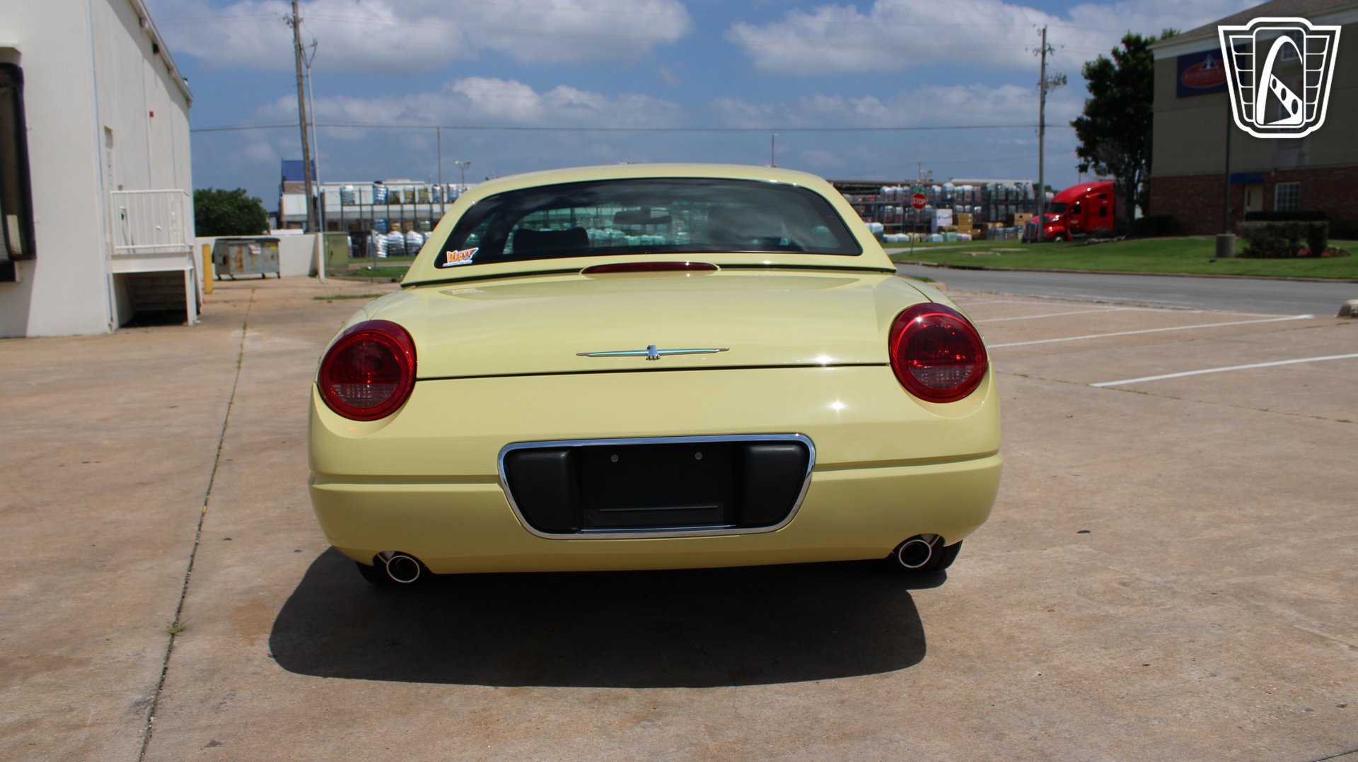Used 2005 Ford Thunderbird RWD image 29