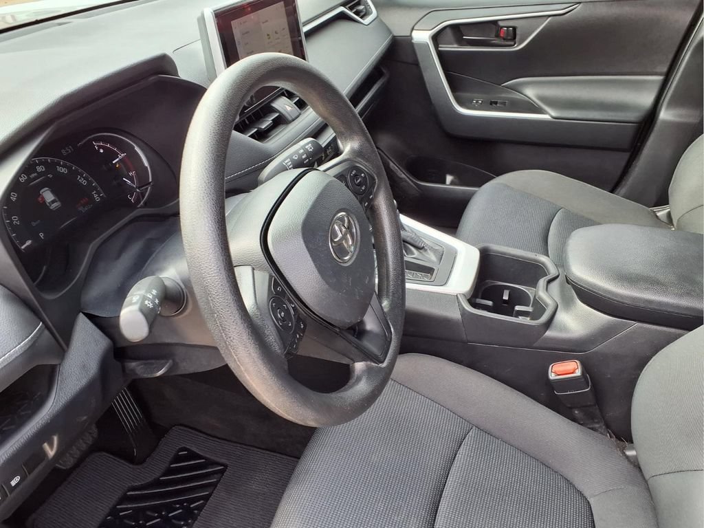 Used 2023 Toyota RAV4 LE FWD image 16