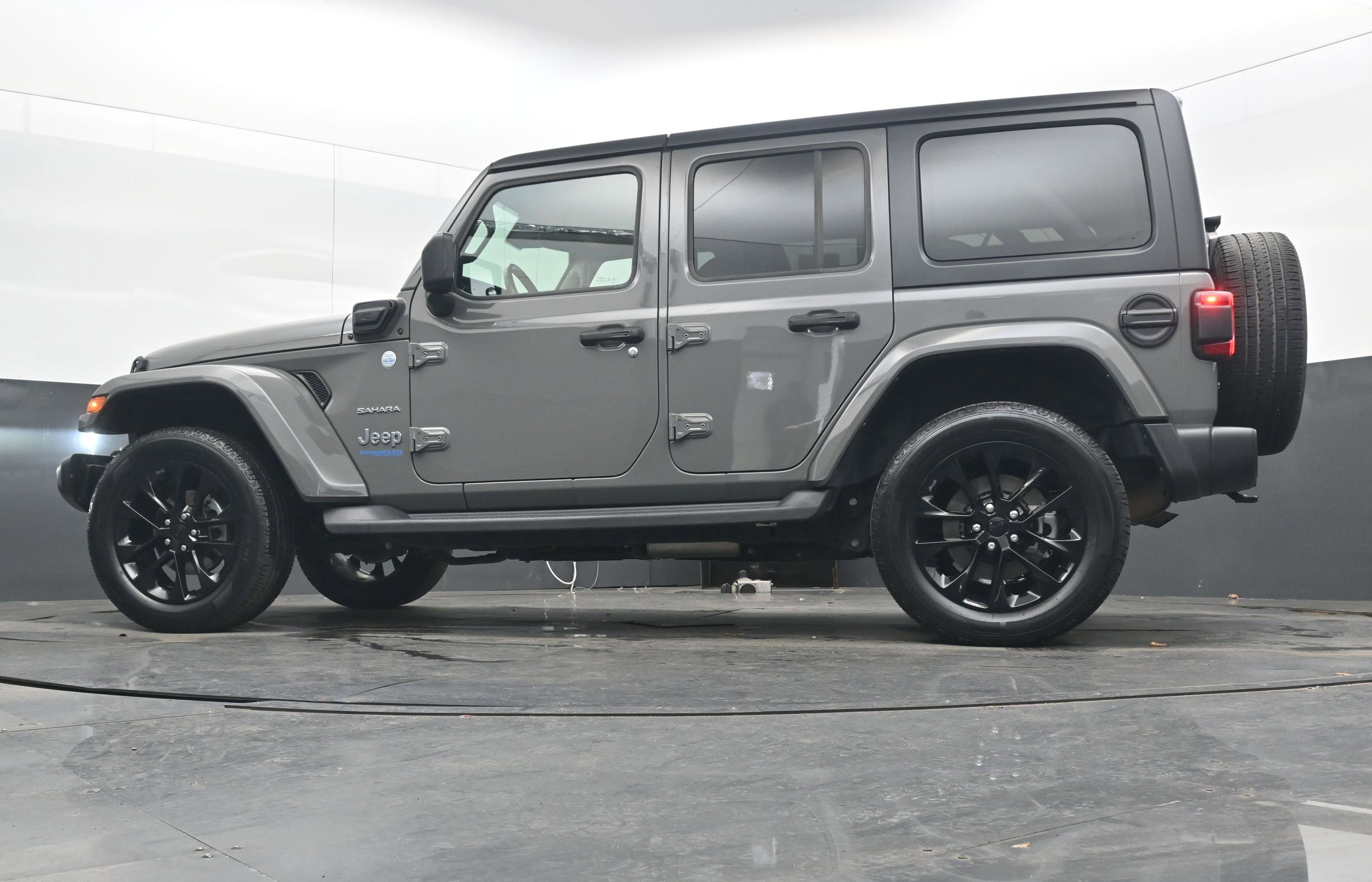 Used 2021 Jeep Wrangler Unlimited Sahara w/ Cold Weather Group image 25