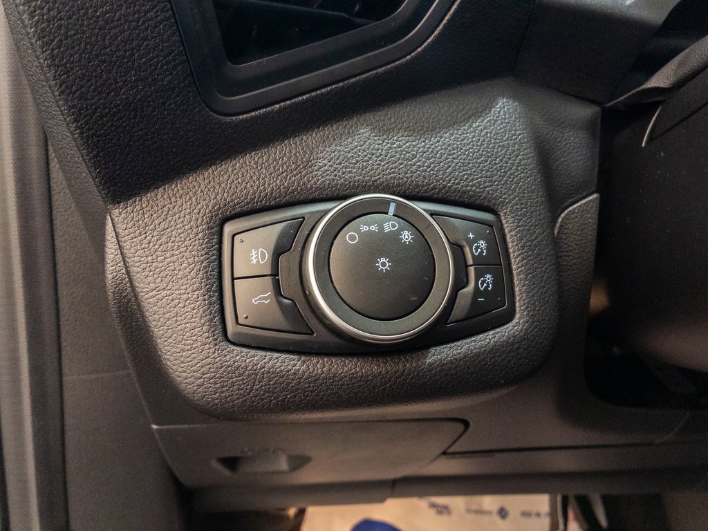 Used 2019 Ford Escape SE image 30
