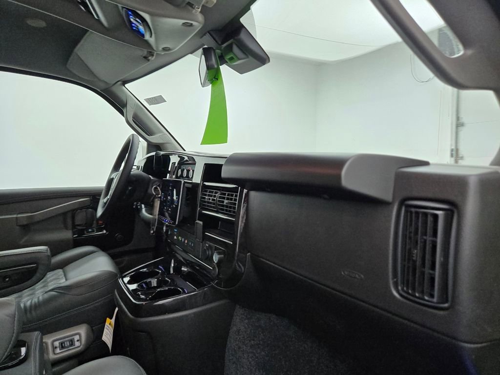 New 2025 GMC Savana 2500 w/ Driver Convenience Package image 31