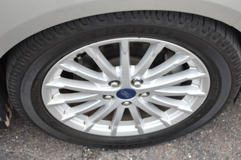 Used 2015 Ford C-MAX Energi SEL w/ Equipment Group 303A FWD image 27