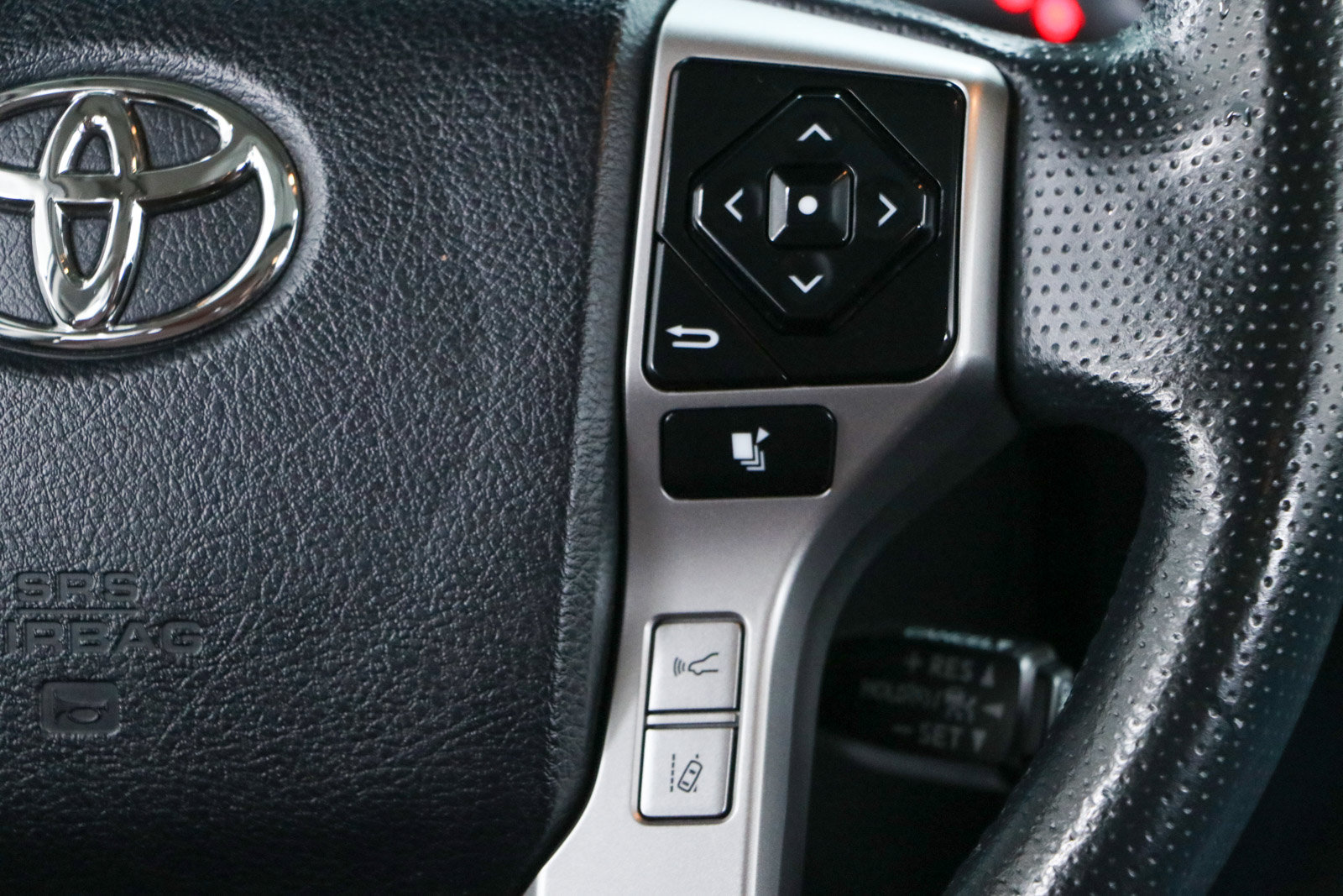 Used 2023 Toyota 4Runner Limited AWD/4WD image 14