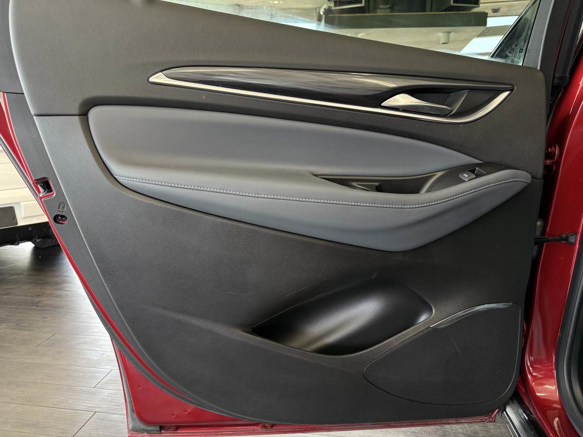 Used 2024 Buick Enclave Premium image 33