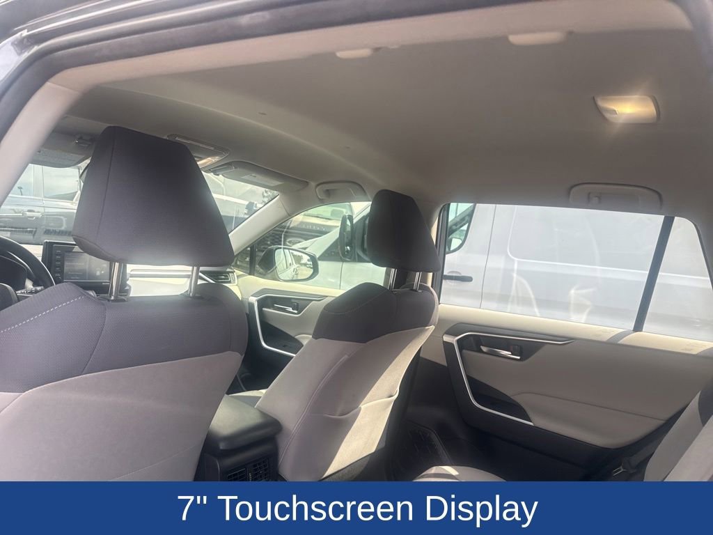 Used 2022 Toyota RAV4 XLE AWD/4WD image 8