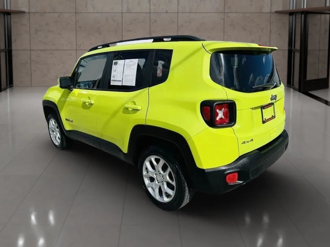 Used 2018 Jeep Renegade Latitude w/ Cold Weather Group AWD/4WD image 5