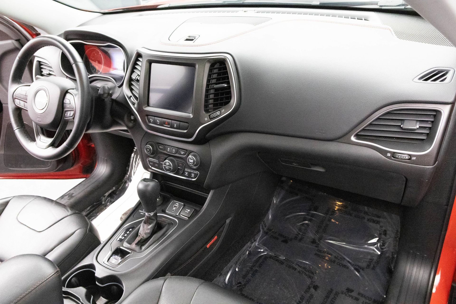 Used 2019 Jeep Cherokee Trailhawk image 39