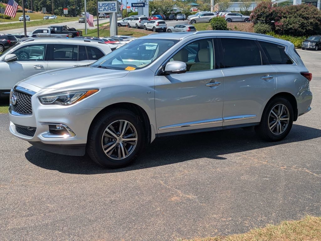 Used 2020 INFINITI QX60 Luxe w/ Essential Package FWD image 8