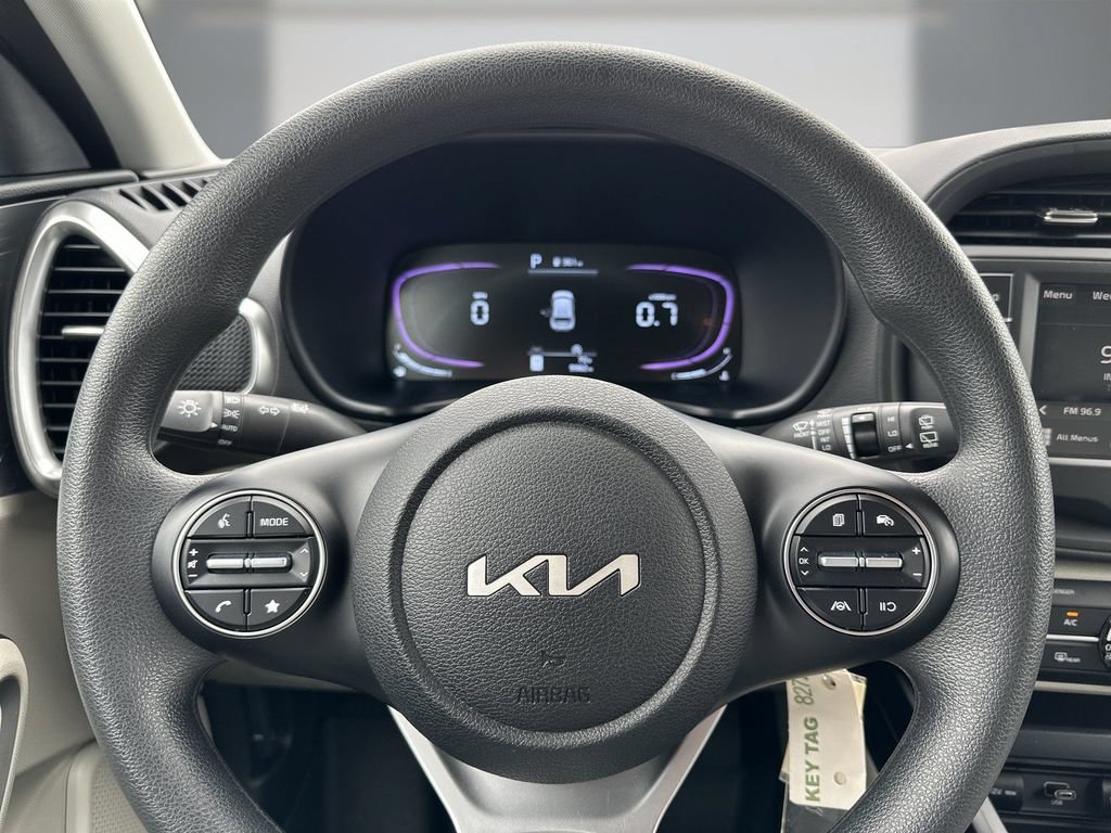 Used 2025 Kia Soul LX w/ LX Technology Package FWD image 20