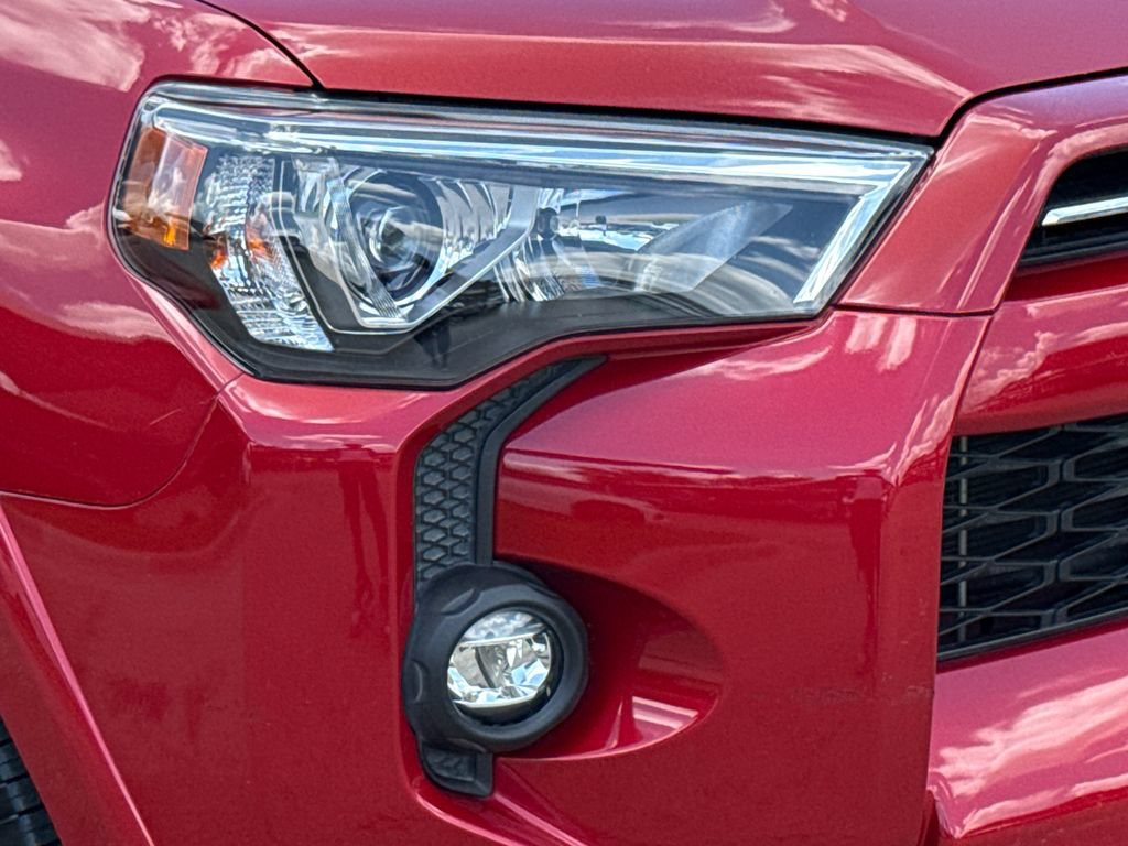 Used 2021 Toyota 4Runner SR5 Premium w/ Moonroof Package RWD image 4