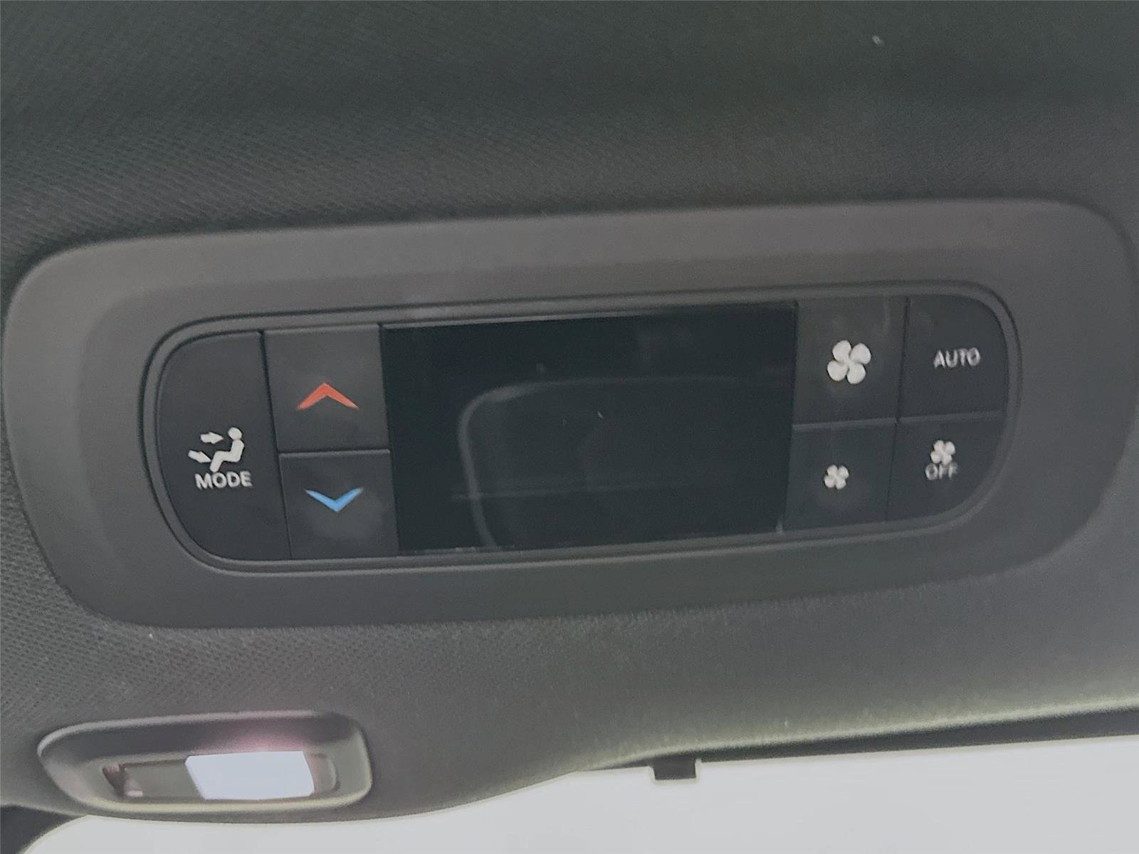 Used 2025 Chrysler Pacifica Limited image 26