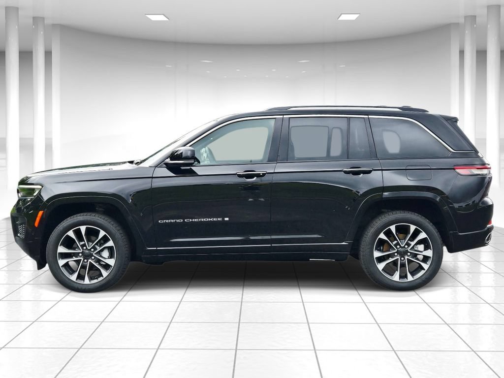 Used 2023 Jeep Grand Cherokee Overland w/ Luxury Tech Group IV AWD/4WD image 6