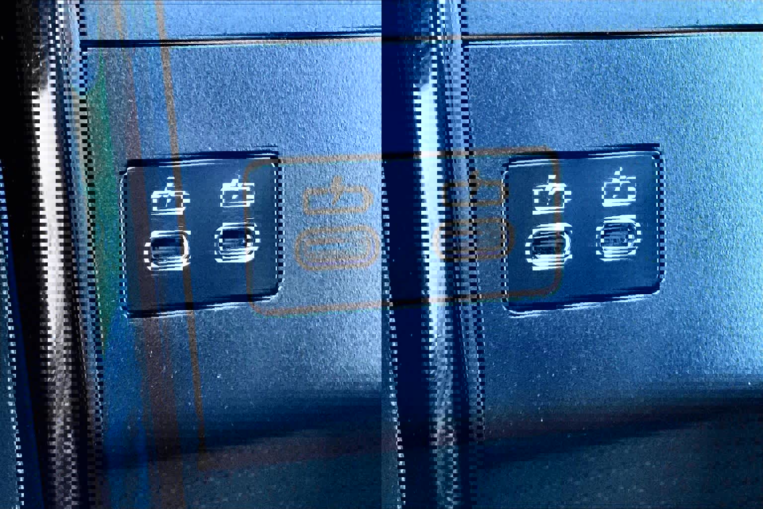 Certified 2025 BMW X1 xDrive28i w/ Technology Package image 33