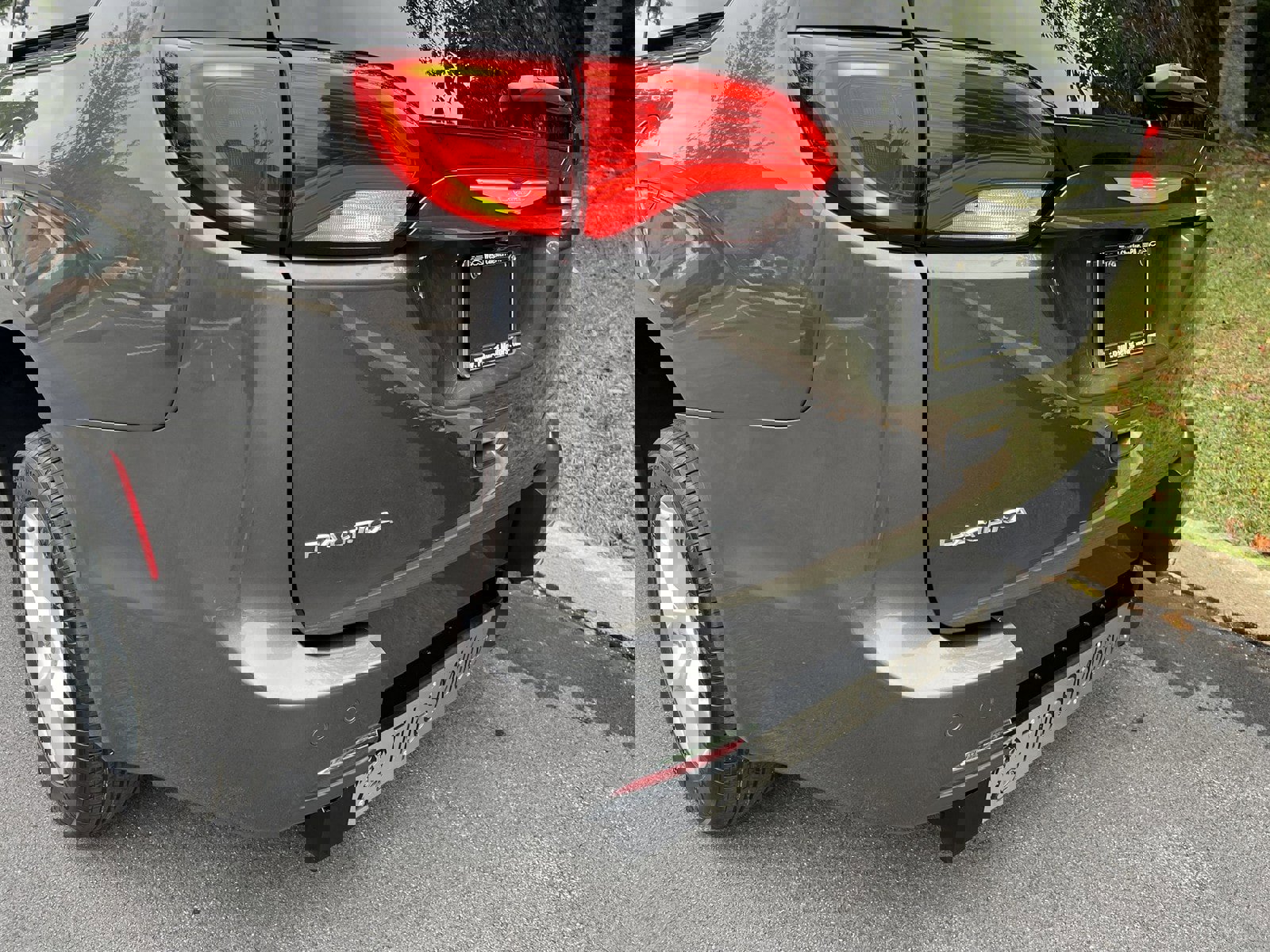 Used 2017 Chrysler Pacifica Touring-L w/ Tire & Wheel Group image 76