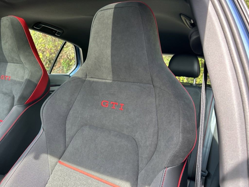 New 2026 Volkswagen GTI SE FWD image 21