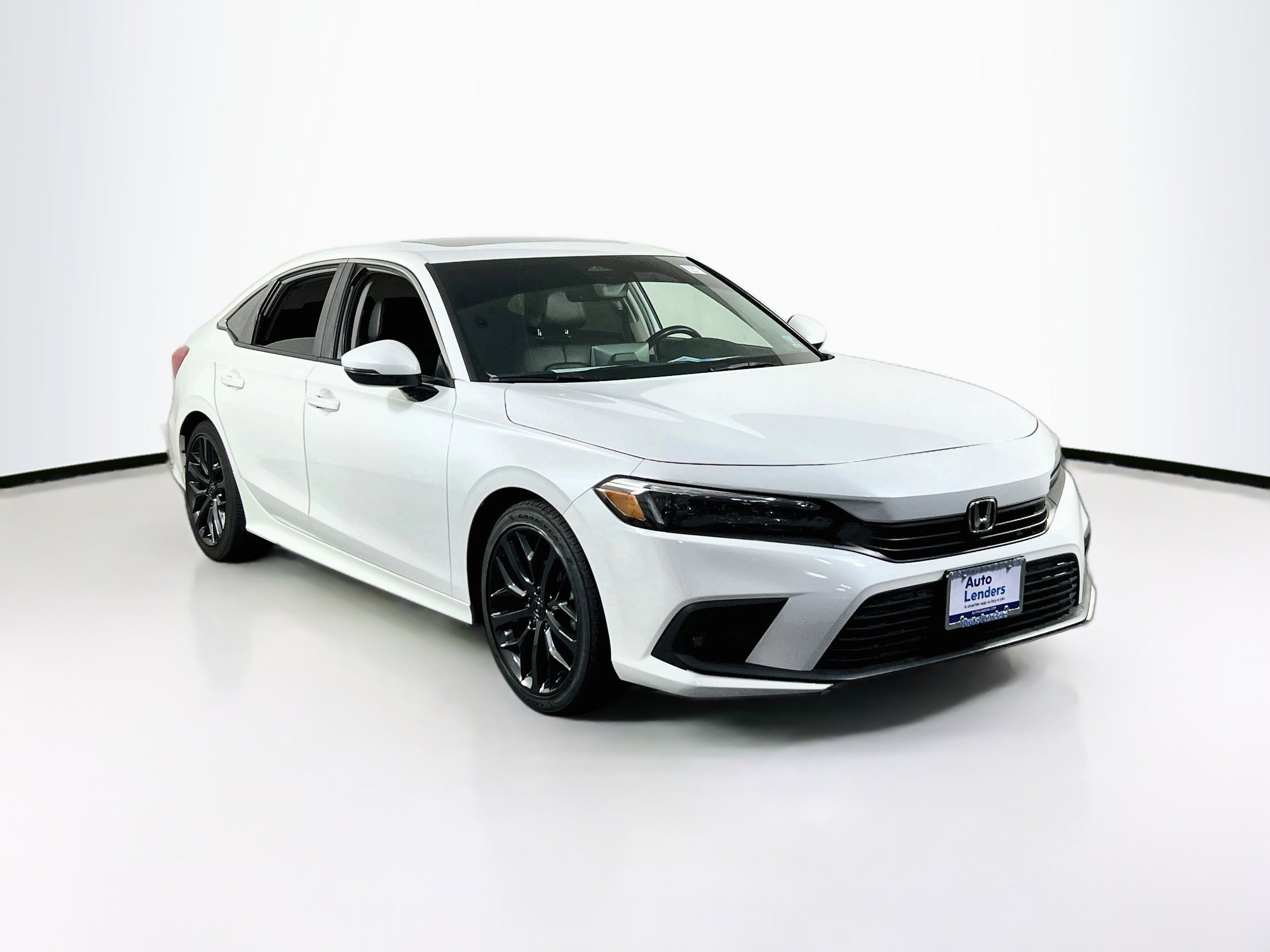 Used 2022 Honda Civic Touring image 3