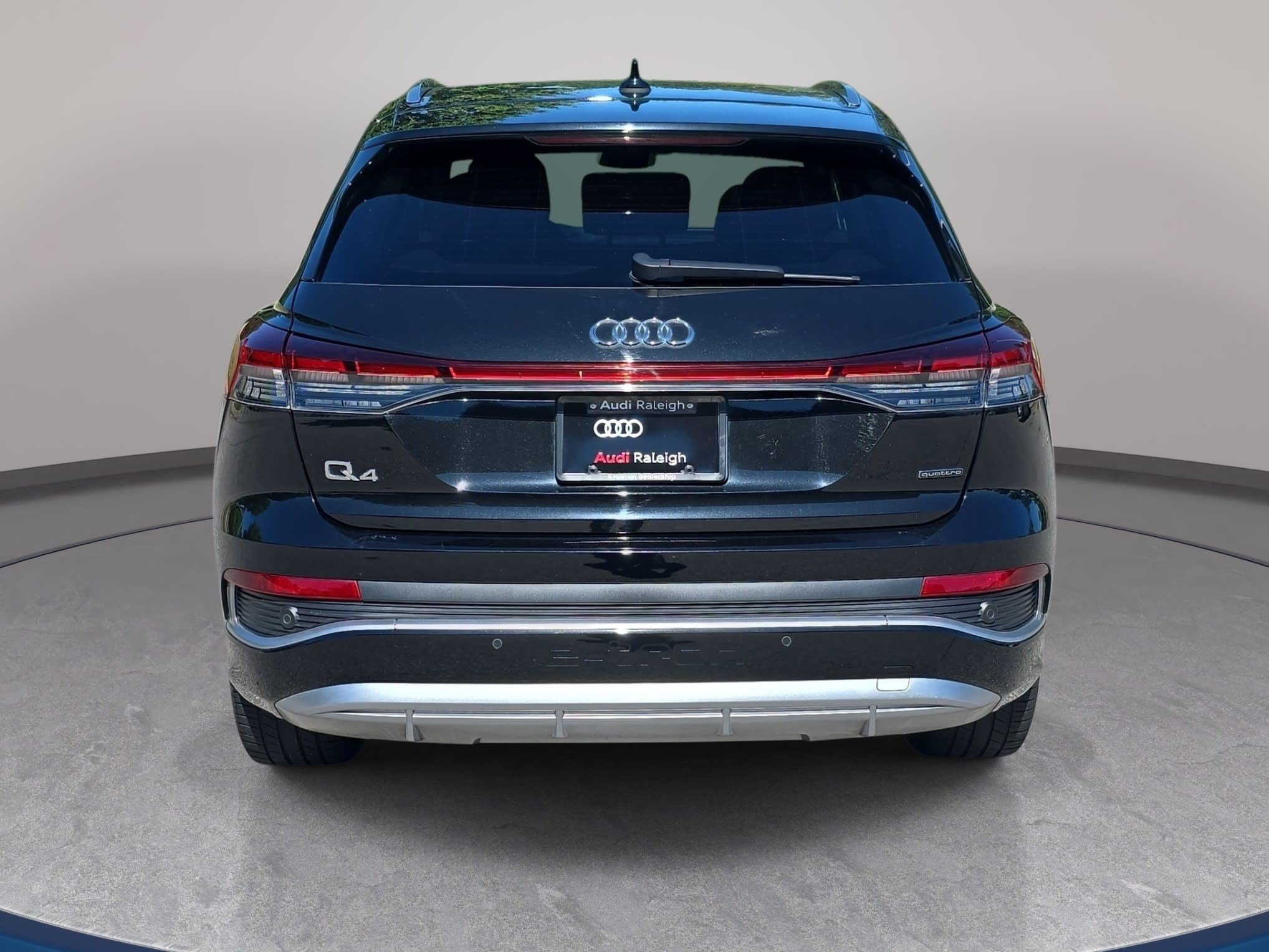 Used 2023 Audi Q4 e-tron Prestige AWD/4WD image 7