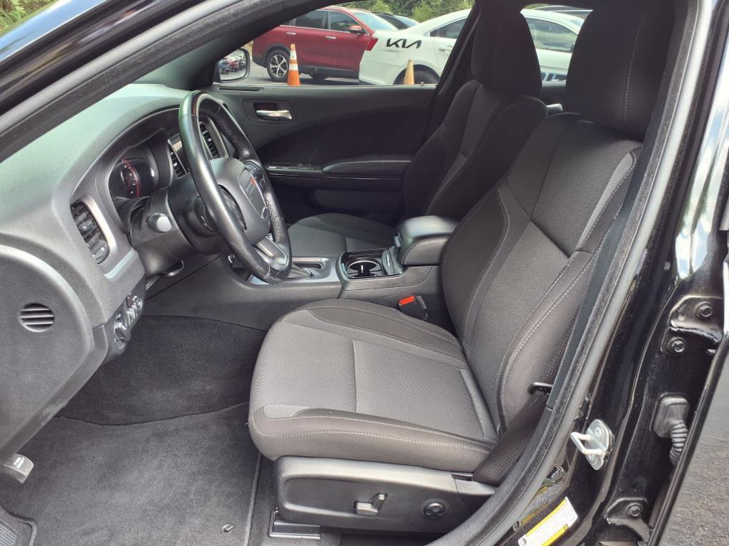 Used 2021 Dodge Charger SXT w/ Blacktop Package image 11