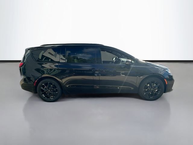 New 2026 Chrysler Pacifica Limited w/ S Appearance Package image 5
