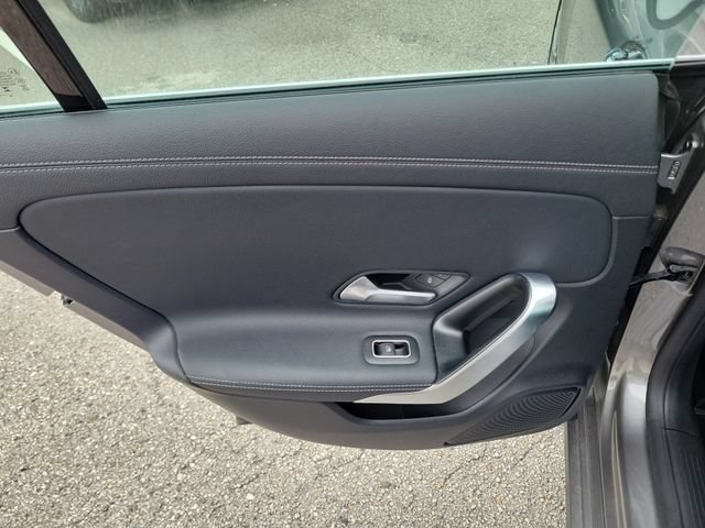 Used 2025 Mercedes-Benz CLA 250 image 9