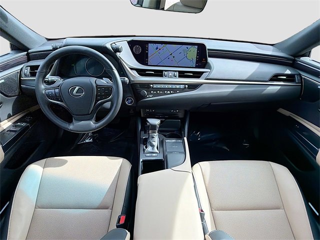 Used 2020 Lexus ES 300h w/ Premium Package image 16