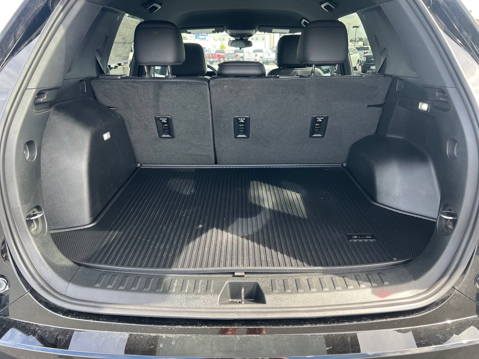 New 2026 GMC Terrain AT4 w/ LPO, Black Badging Package AWD/4WD image 26