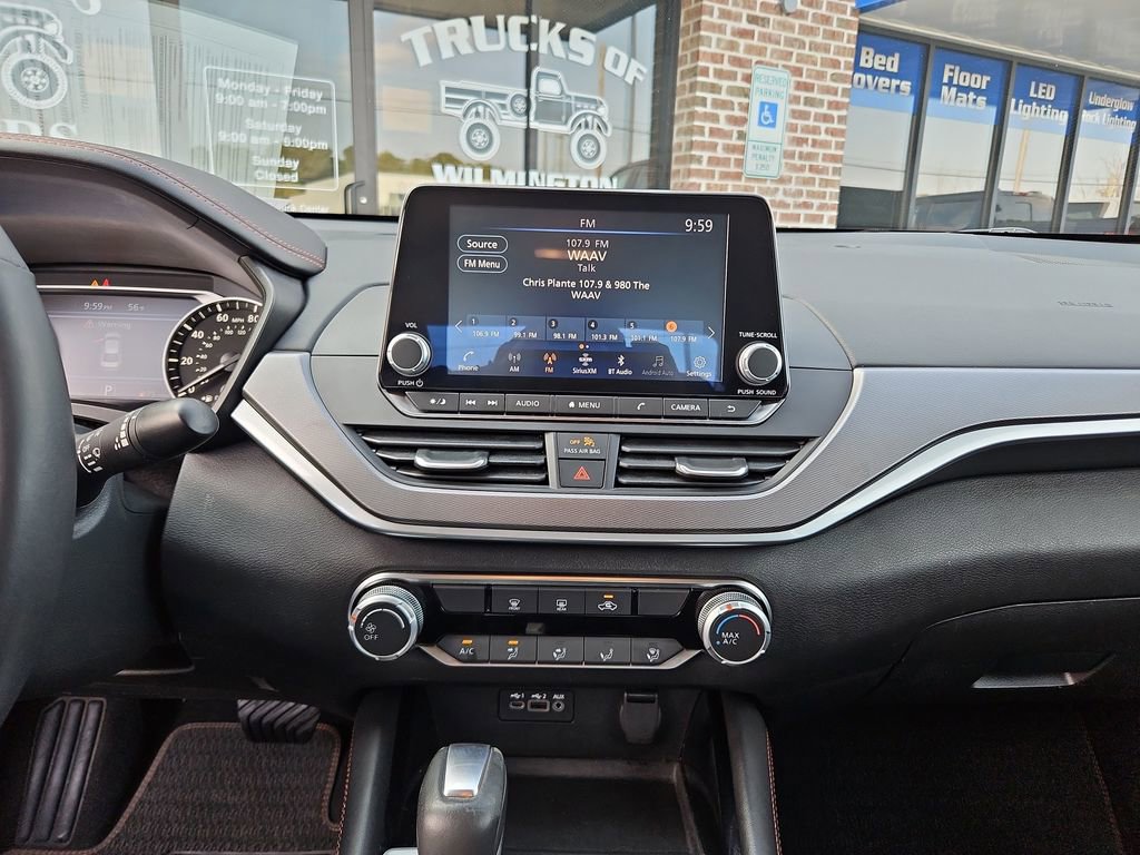 Used 2024 Nissan Altima 2.5 SR image 16