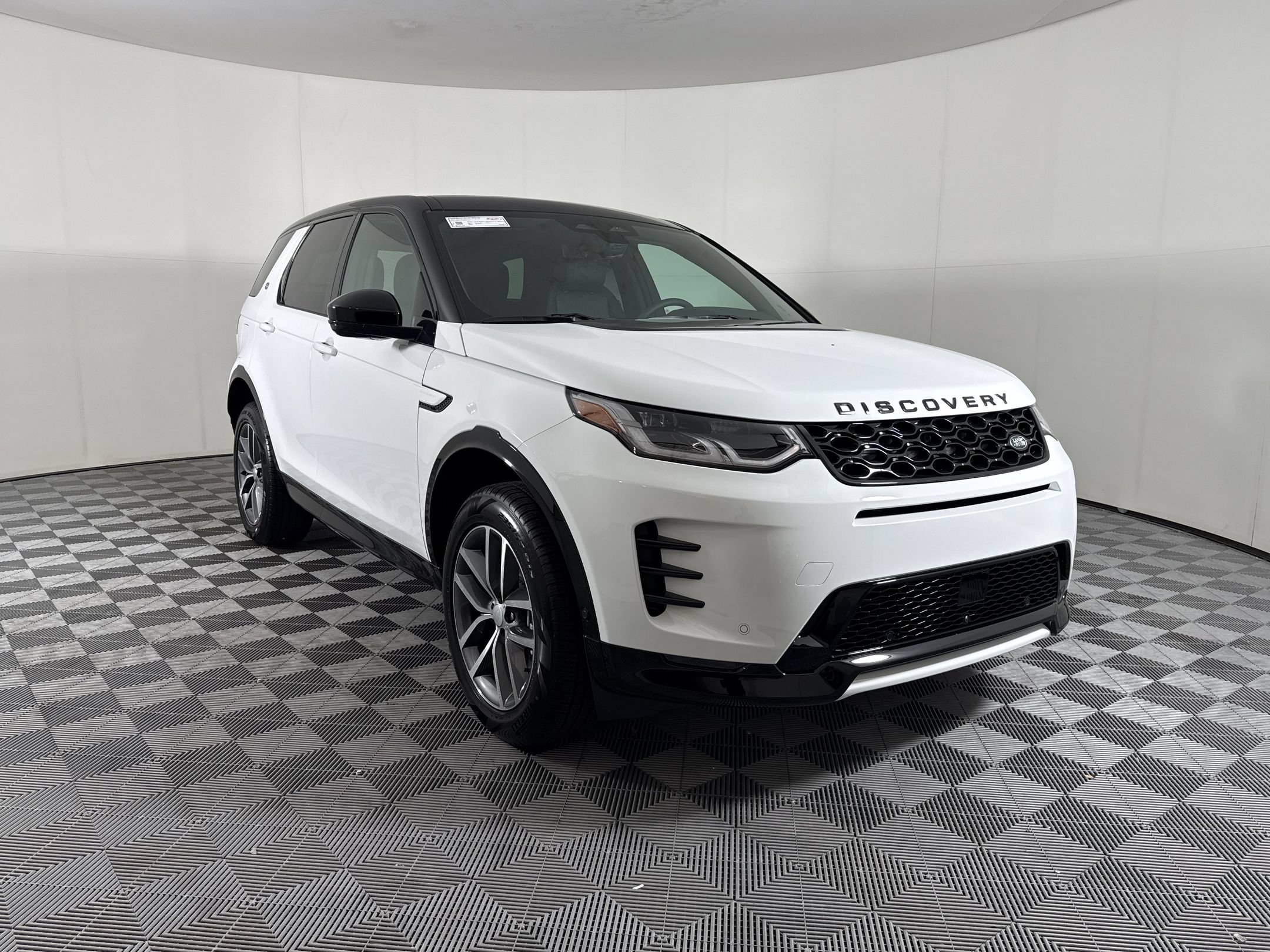 New 2026 Land Rover Discovery Sport Landmark AWD/4WD image 7